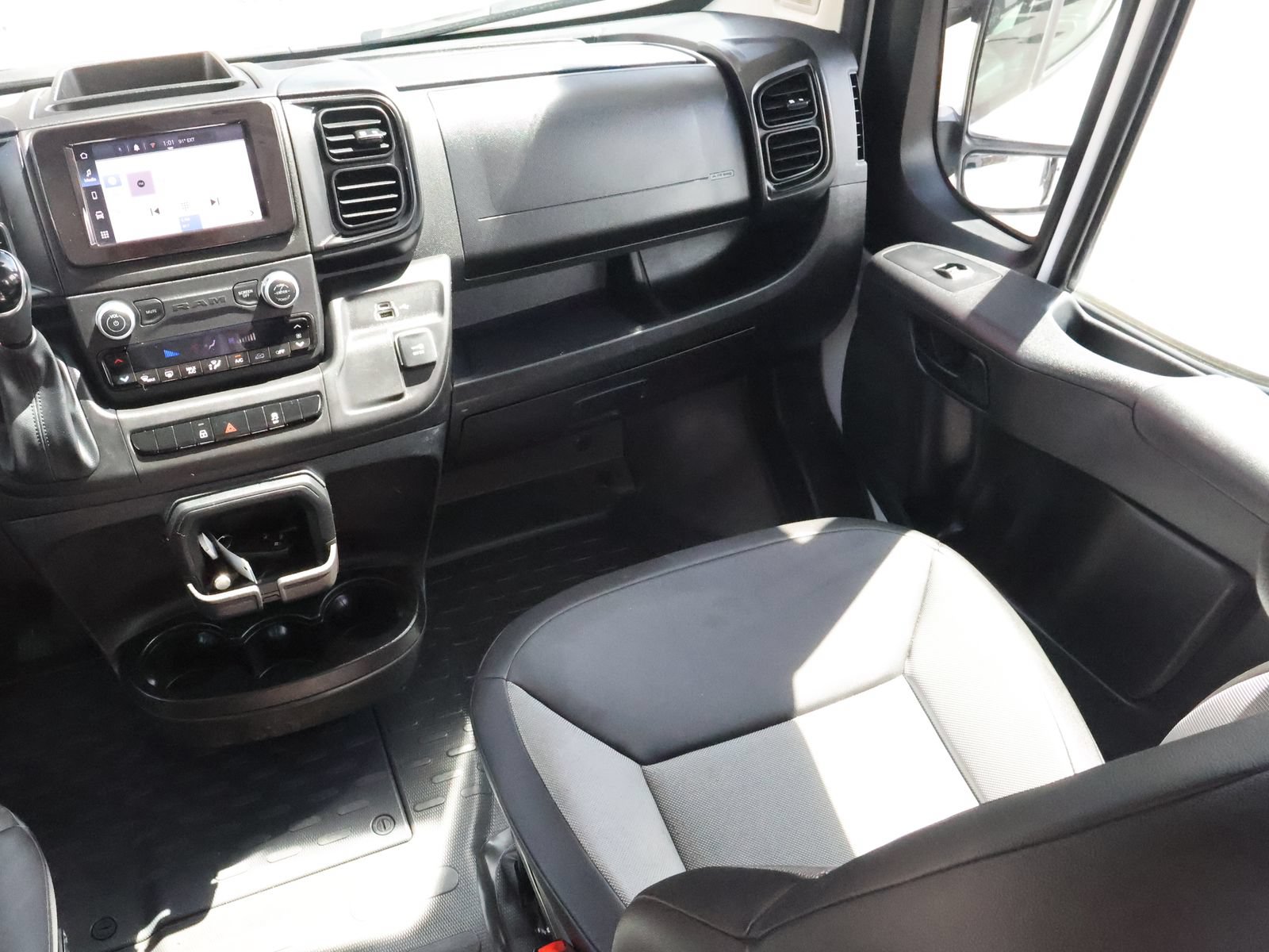 Used 2025 RAM ProMaster 2500 w/ Convenience Group FWD image 43