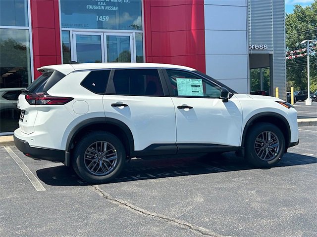 New 2026 Nissan Rogue S image 4