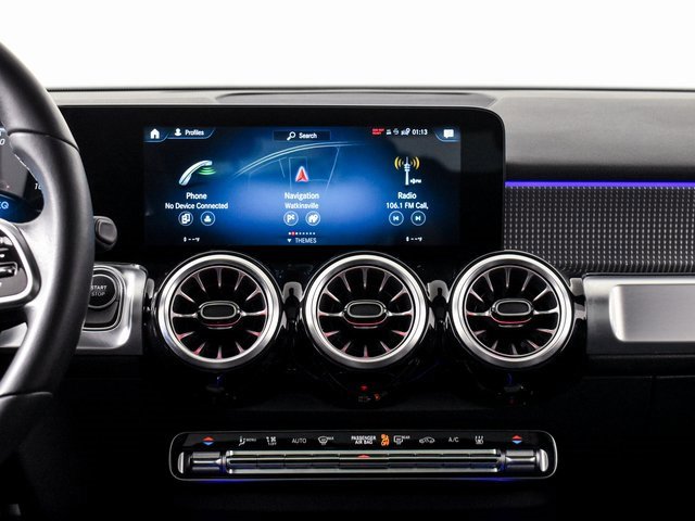 Used 2022 Mercedes-Benz EQB 300 4MATIC image 32