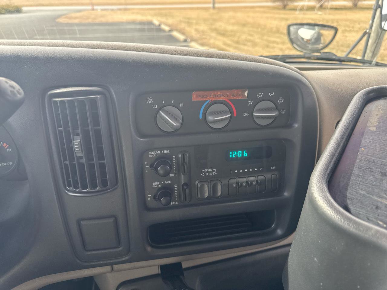 Used 1999 Chevrolet Express 3500 RWD image 15