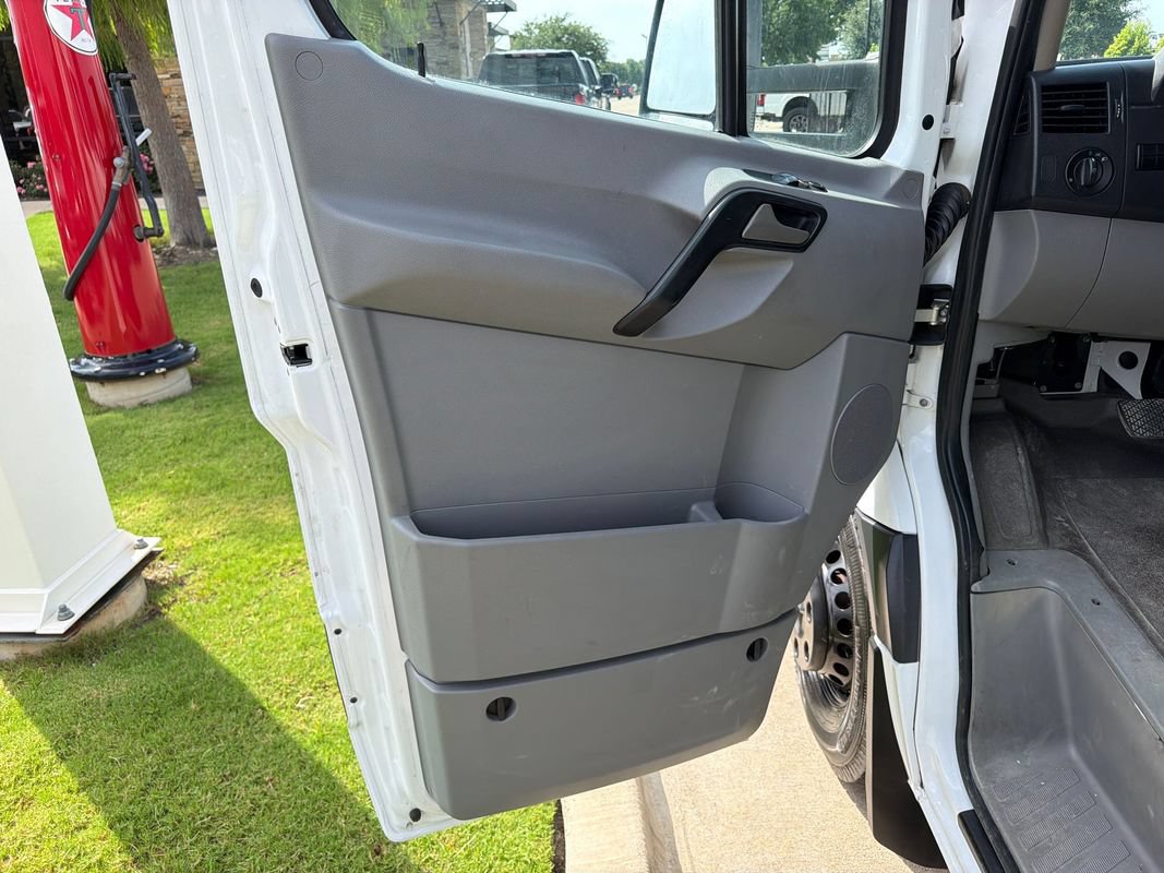 Used 2015 Mercedes-Benz Sprinter 3500 image 19