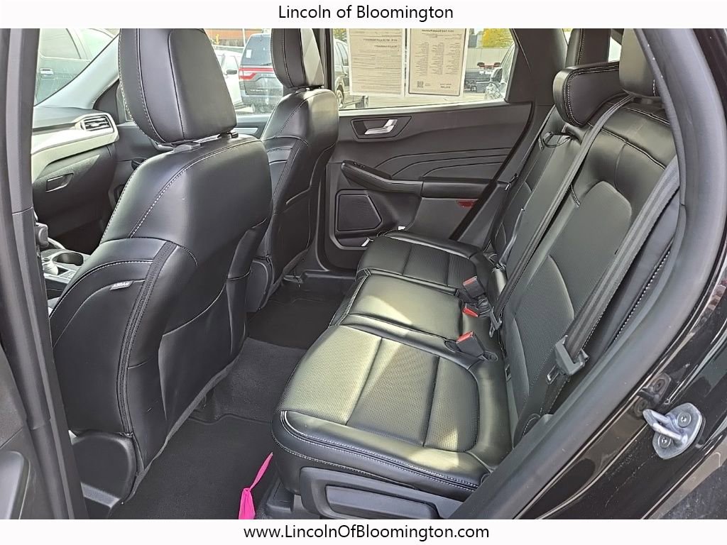 Used 2024 Ford Escape Platinum image 39