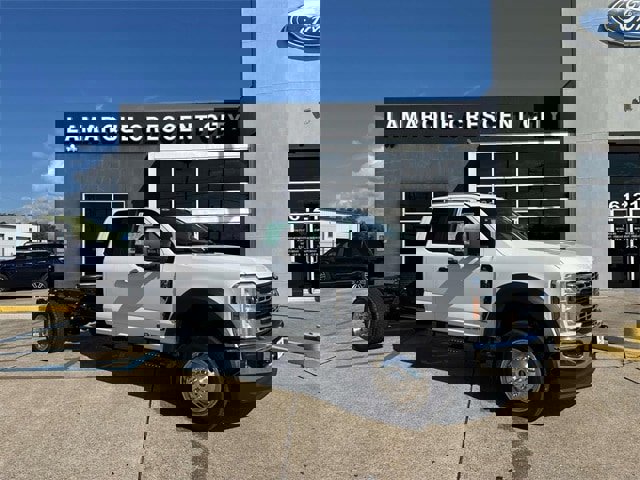 New 2025 Ford F550 4x4 SuperCab Super Duty image 1