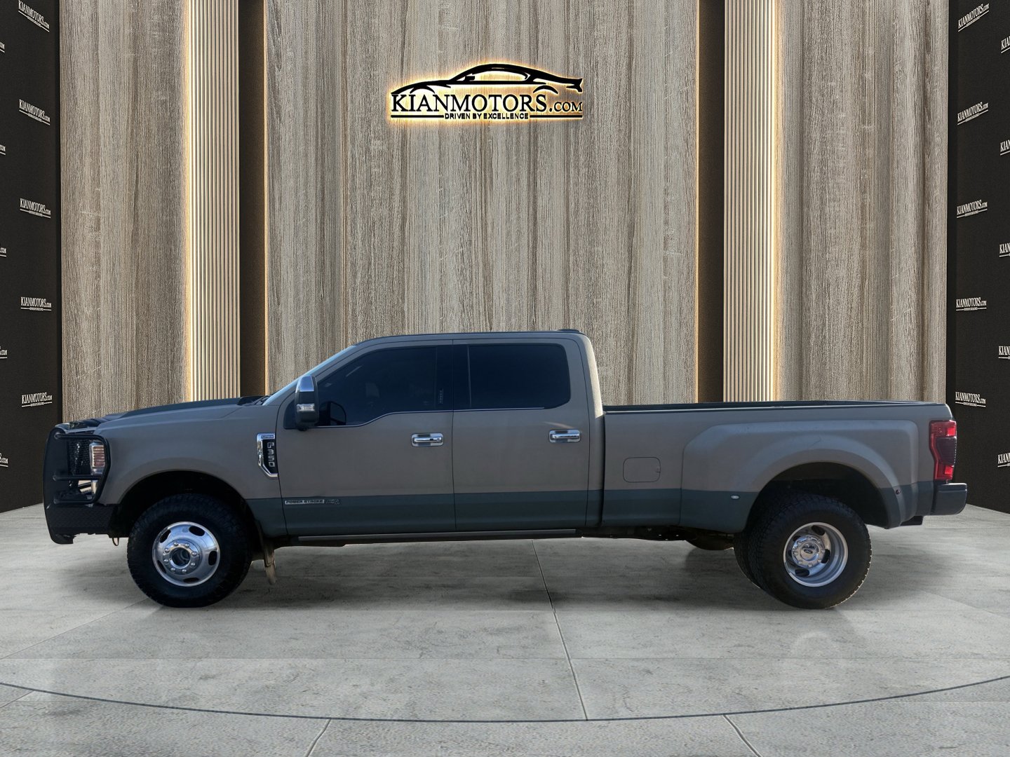 Used 2020 Ford F350 Platinum image 4