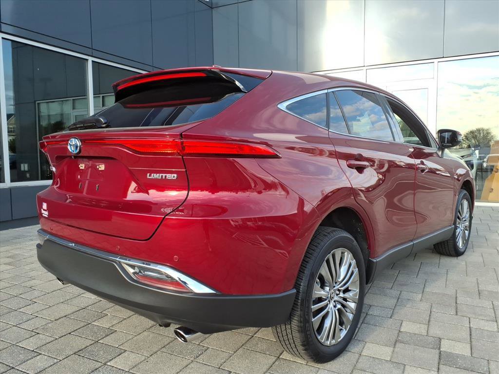 Used 2023 Toyota Venza Limited image 3