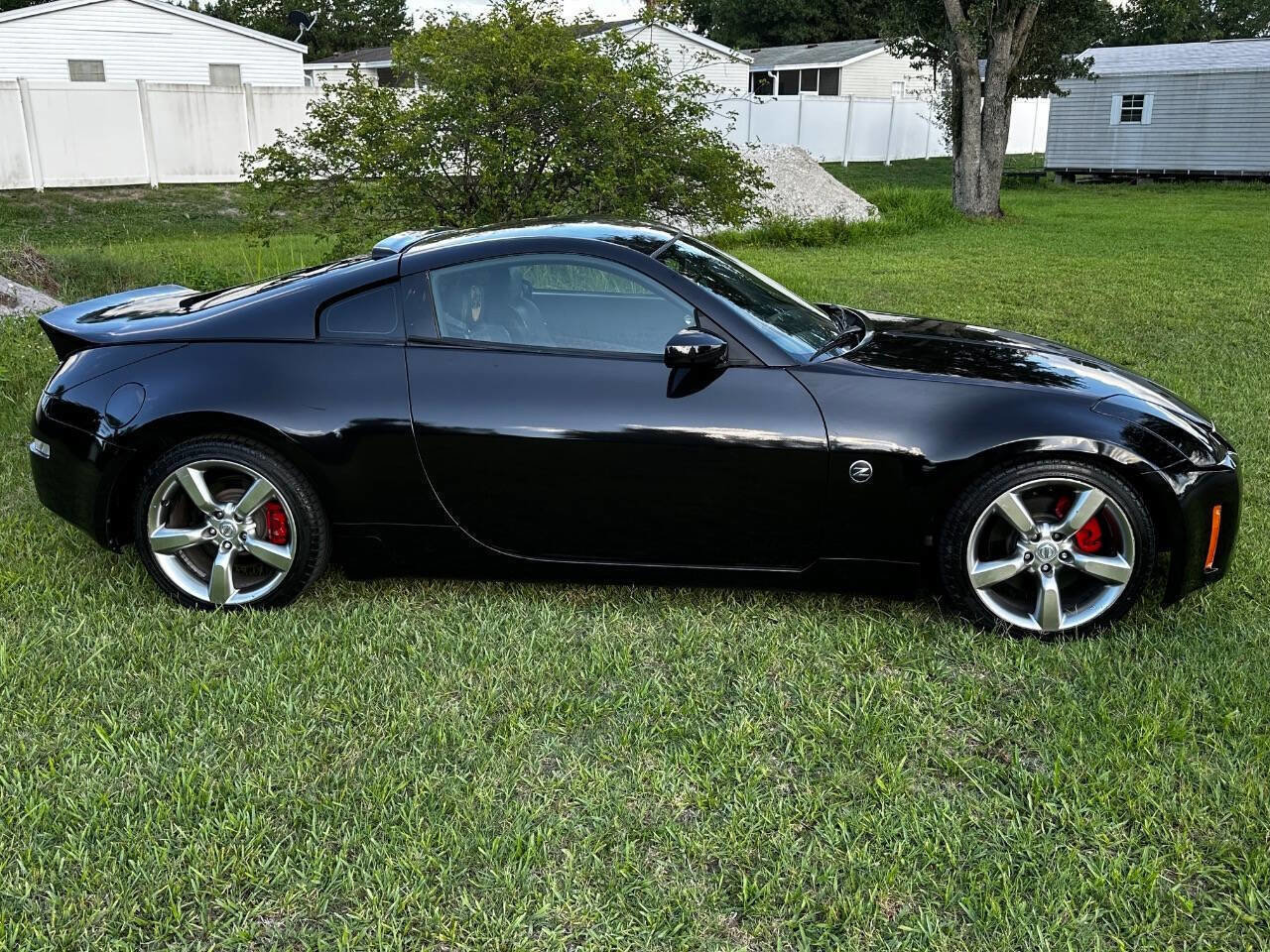 Used 2006 Nissan 350Z Touring w/ (N93) Cargo Convenience Pkg image 5