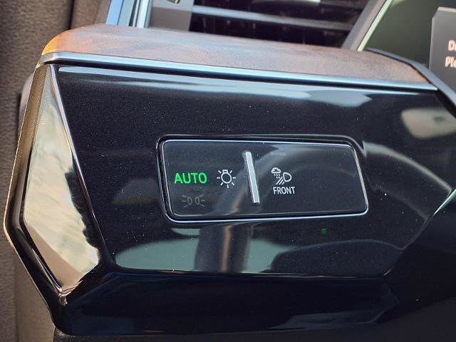Used 2022 Audi e-tron Premium Plus AWD/4WD image 15