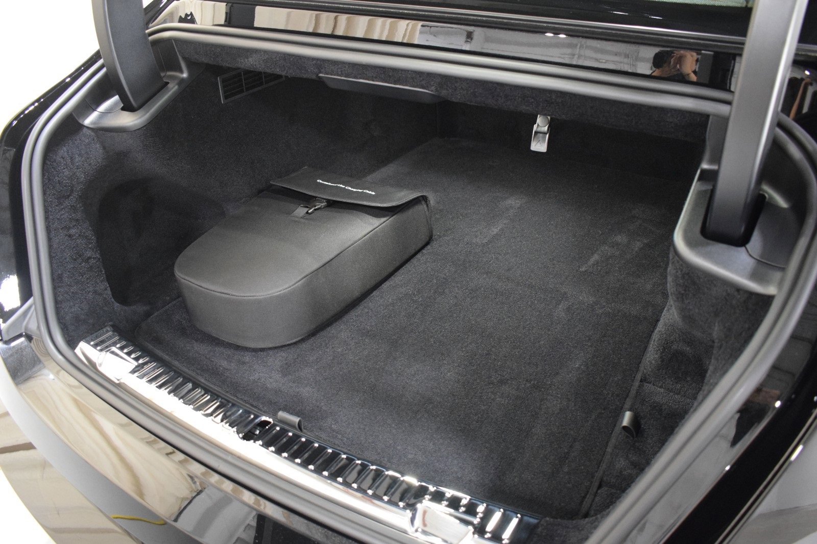 New 2024 Rolls-Royce Spectre w/ Spectre Launch Package image 44