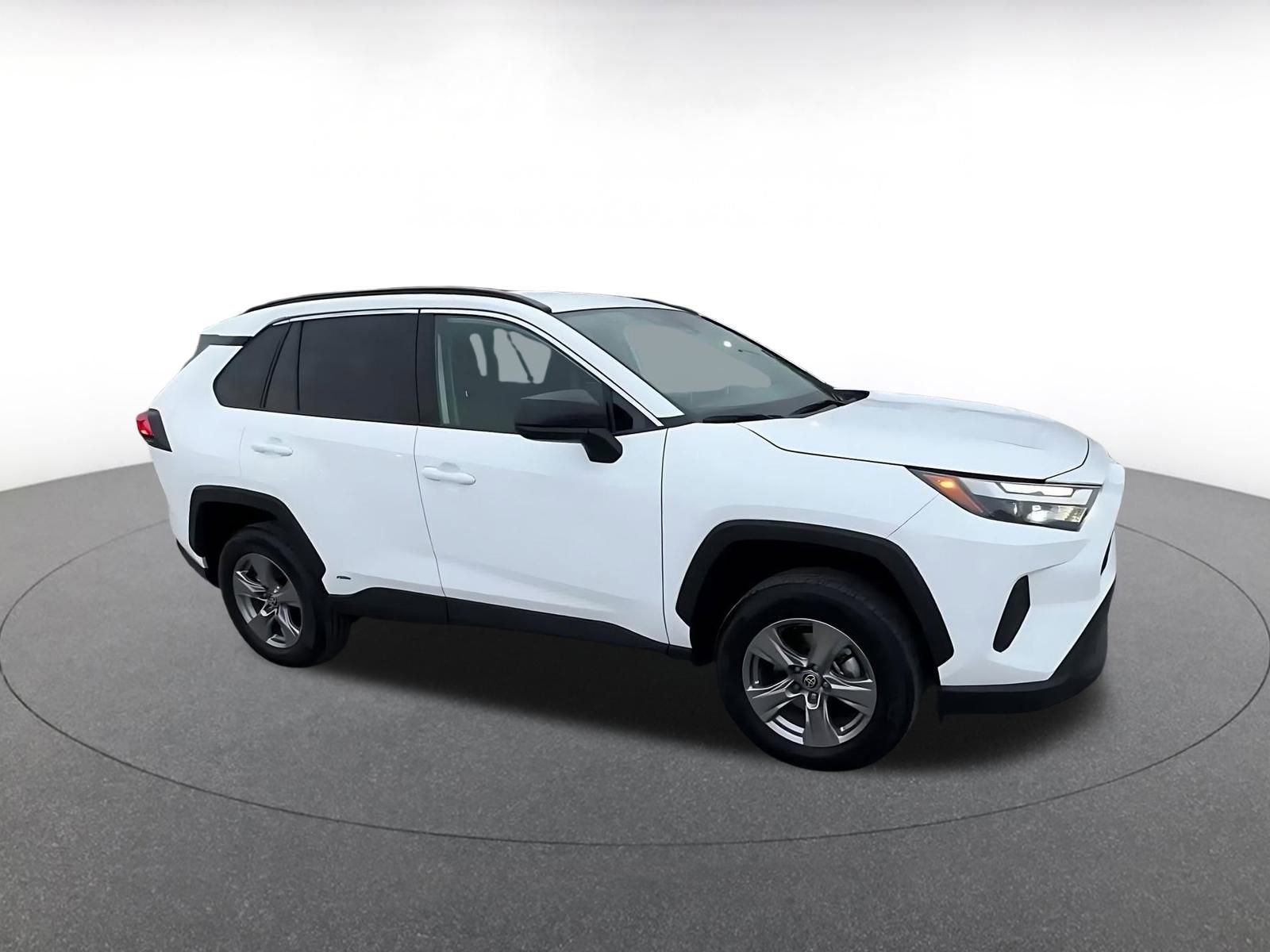 Used 2025 Toyota RAV4 LE video 2