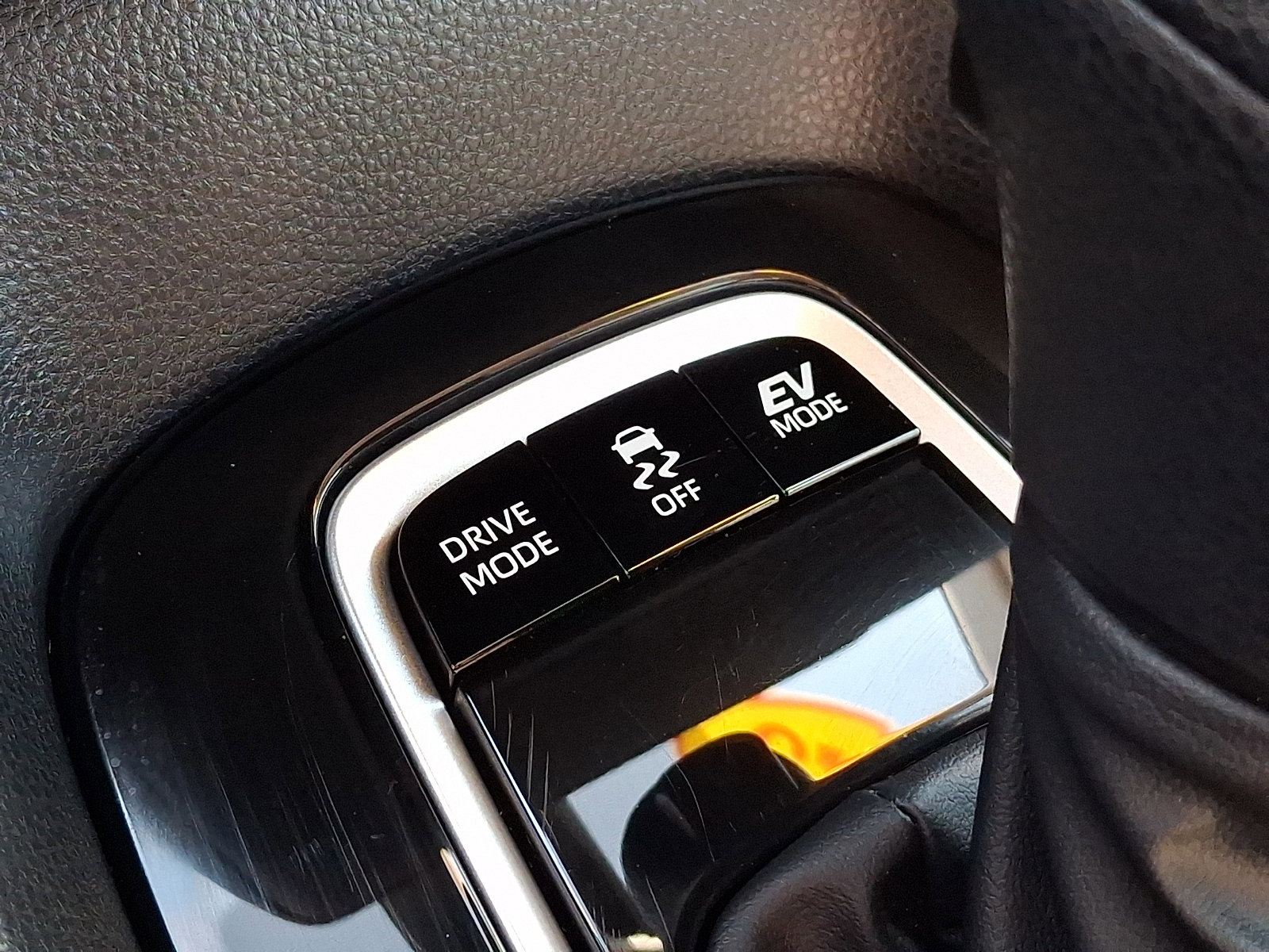 Certified 2025 Toyota Corolla LE FWD image 23