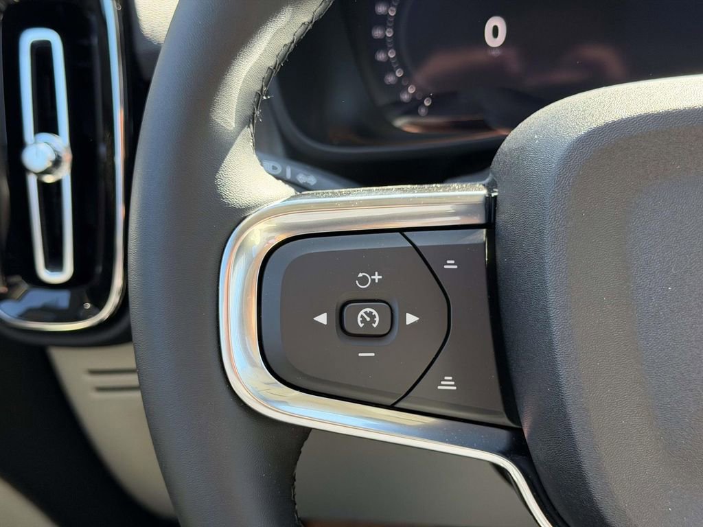 New 2026 Volvo XC40 B5 Ultra w/ Climate Package image 8