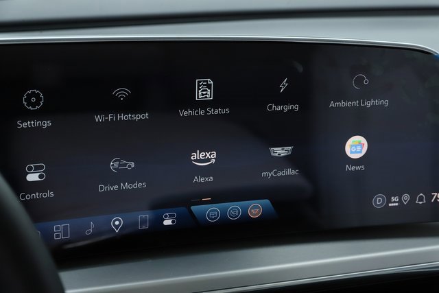 Used 2024 Cadillac Lyriq Luxury image 30