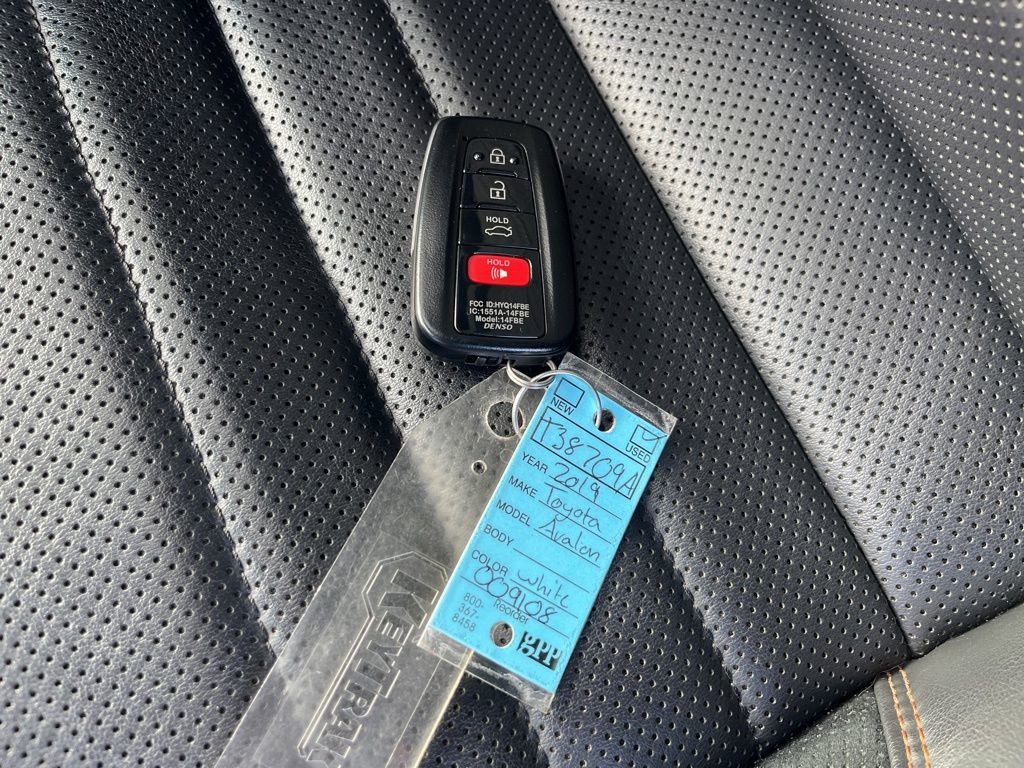 Used 2019 Toyota Avalon XSE w/ All Weather Liner Package image 81