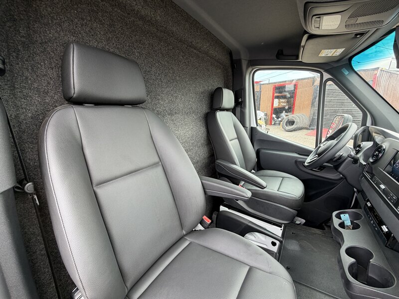 Used 2023 Mercedes-Benz Sprinter 3500 image 15