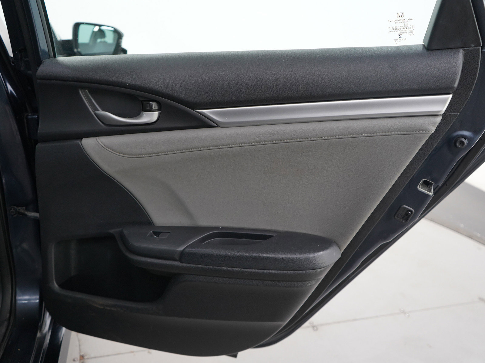 Used 2016 Honda Civic Touring image 11