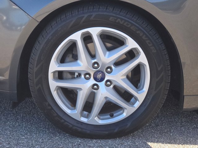 Used 2015 Ford Fusion SE image 20
