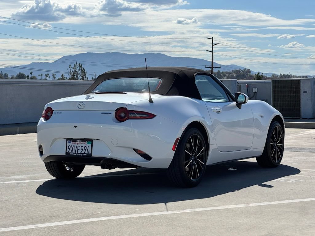 Used 2025 MAZDA MX-5 Miata Grand Touring RWD image 32