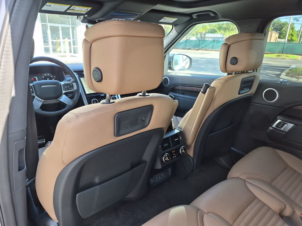 Certified 2025 Land Rover Discovery Dynamic SE AWD/4WD image 19