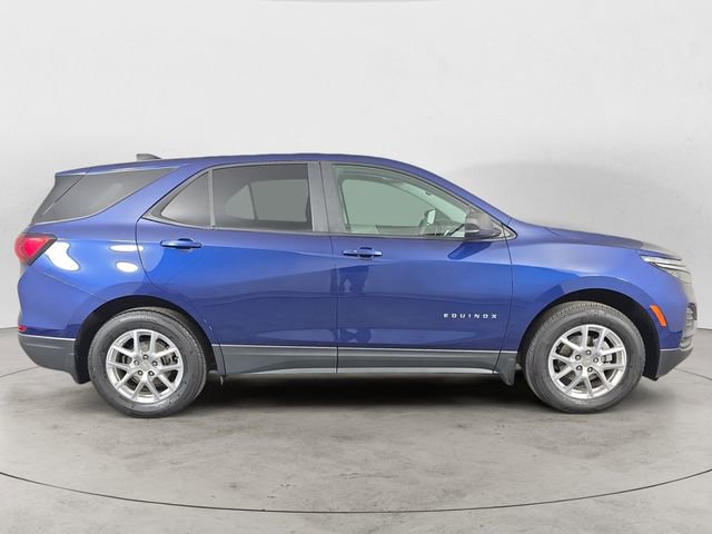 Used 2023 Chevrolet Equinox LS w/ LS Convenience Package AWD/4WD image 6