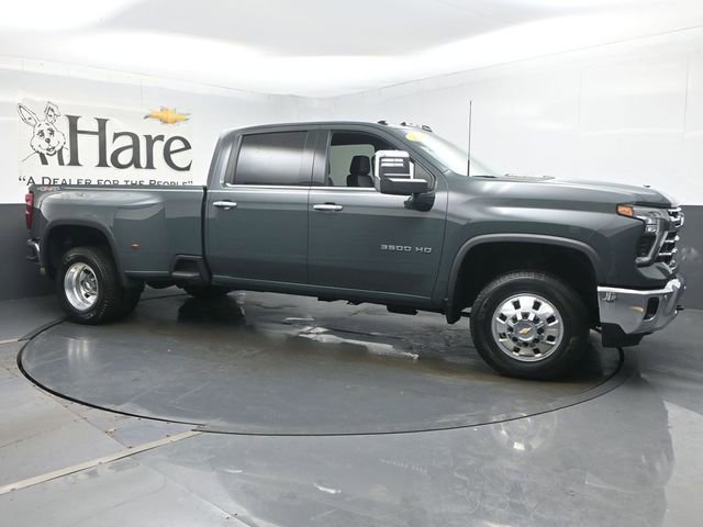 Used 2025 Chevrolet Silverado 3500 LTZ w/ LTZ Plus Package image 6