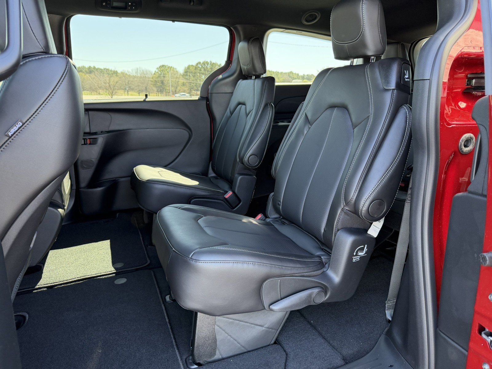 New 2026 Chrysler Voyager LX FWD image 13