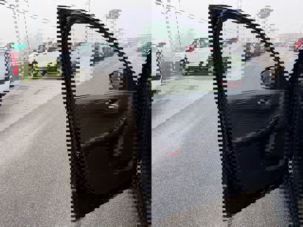 New 2026 Ford Escape SE FWD image 12