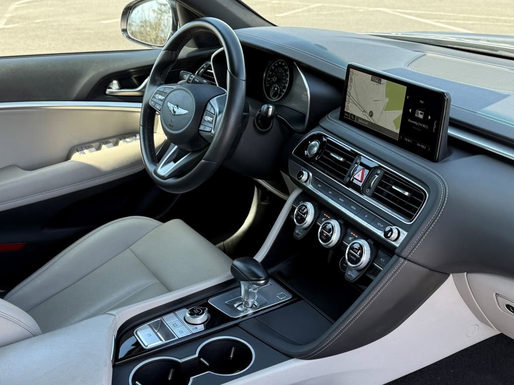 Used 2023 Genesis G70 2.0T image 8