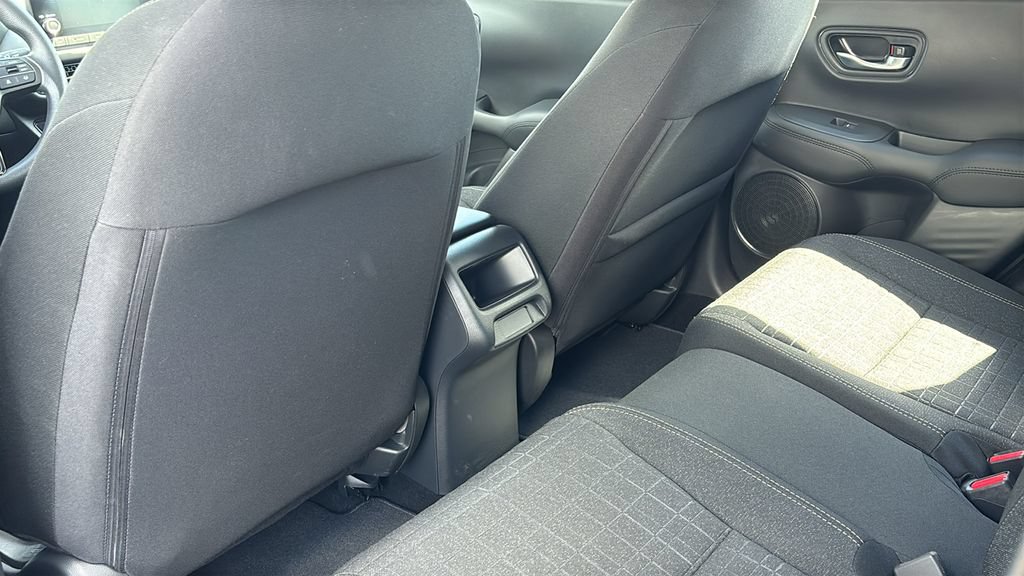 Certified 2025 Honda HR-V LX image 30