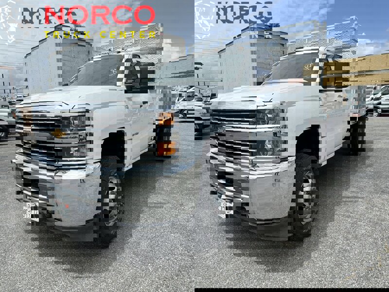 Used 2018 Chevrolet Silverado 3500 W/T w/ WT Convenience Package RWD image 4