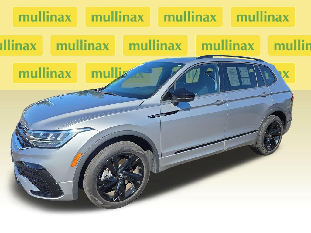Used 2024 Volkswagen Tiguan SE R-Line AWD/4WD image 9