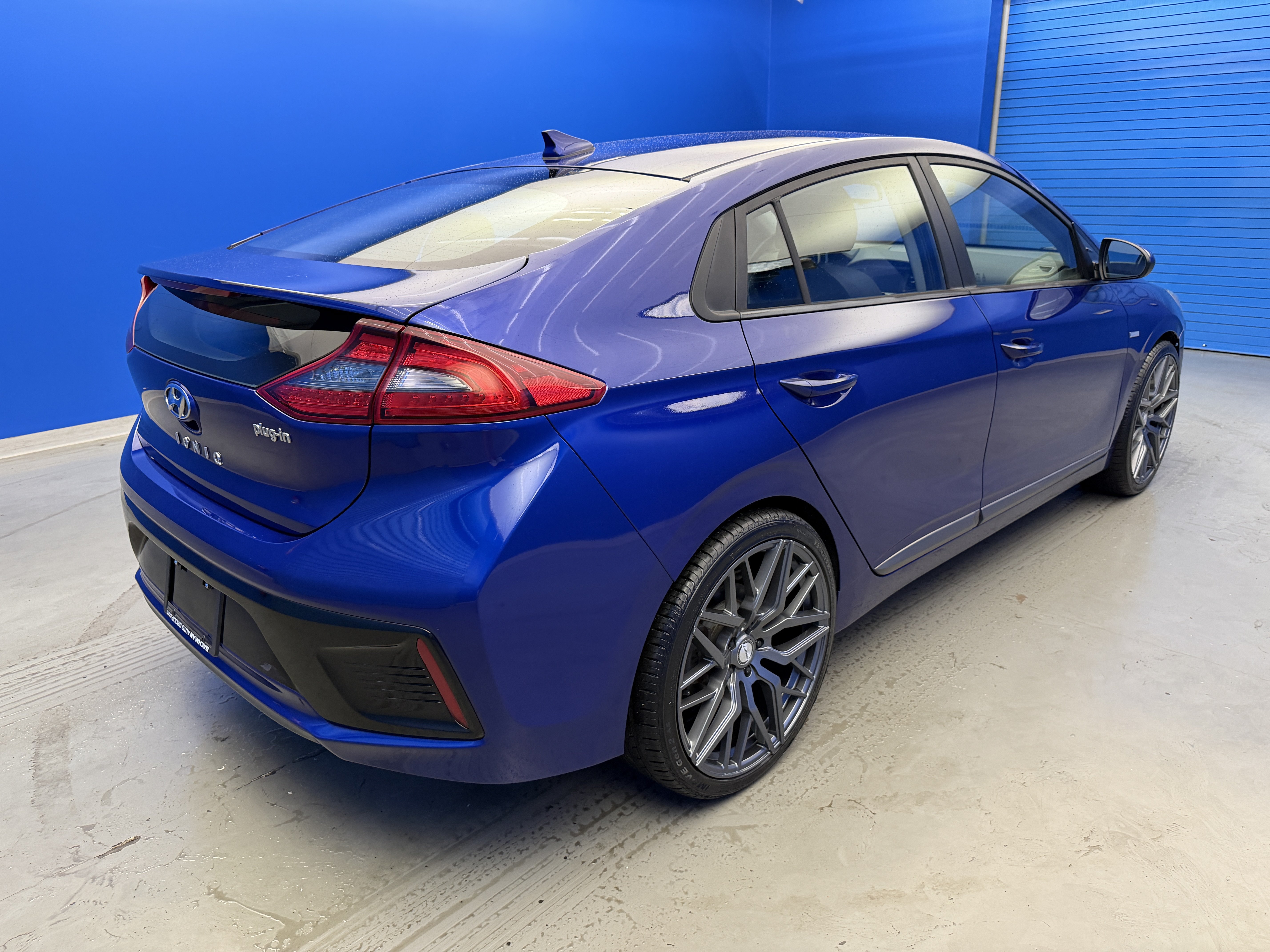 Used 2019 Hyundai Ioniq Plug-In Hybrid FWD image 8