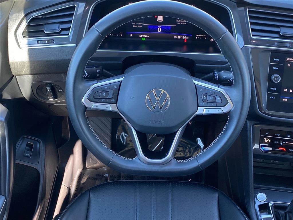 Used 2022 Volkswagen Tiguan SE w/ Panoramic Sunroof Package image 6