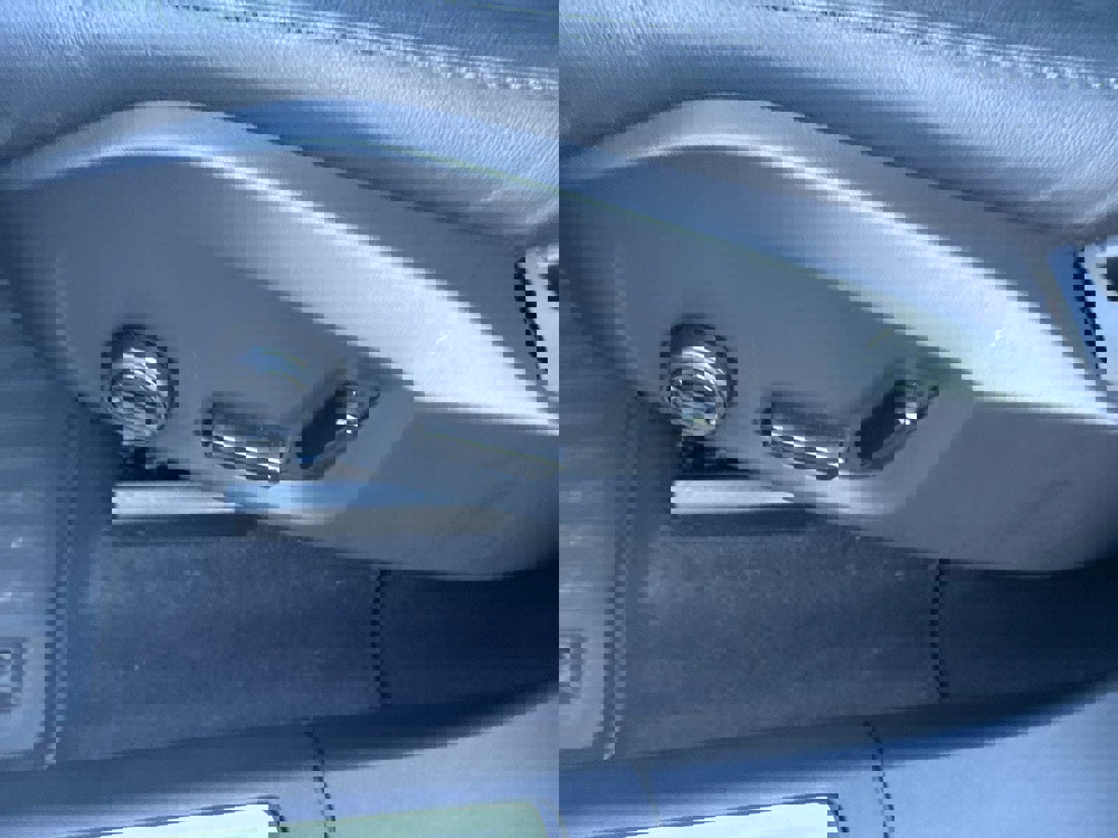 New 2025 Volvo XC60 B5 Core w/ Climate Package image 27