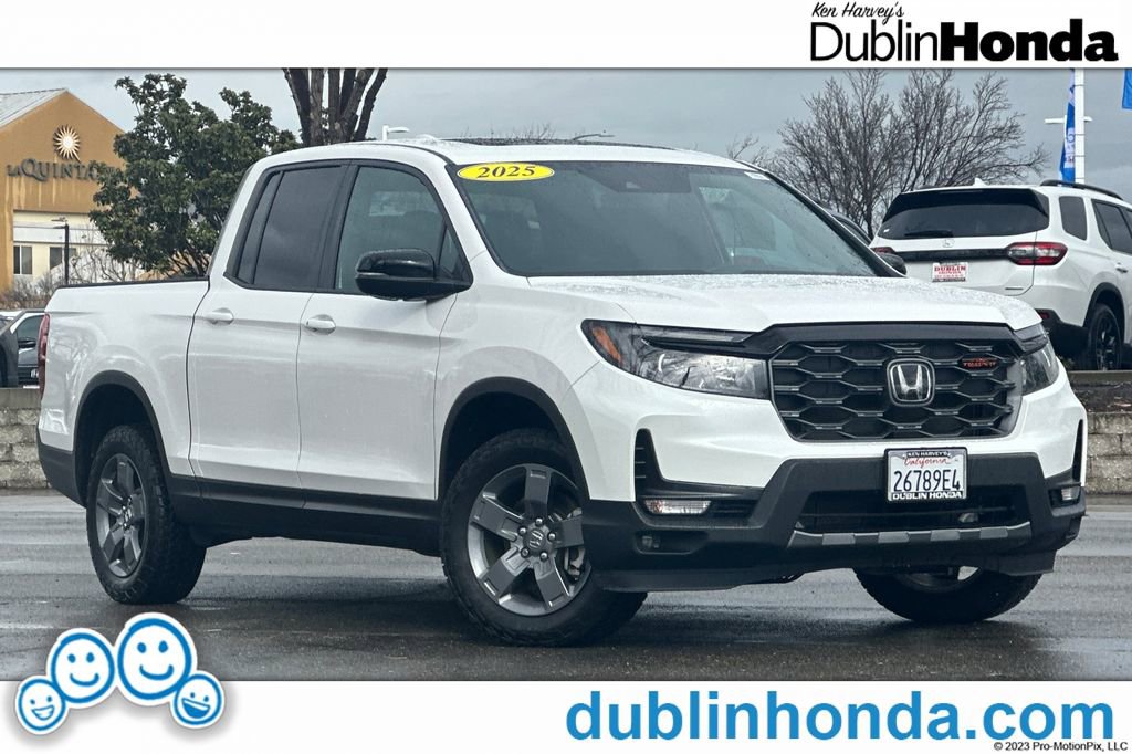 Used 2025 Honda Ridgeline TrailSport image 1