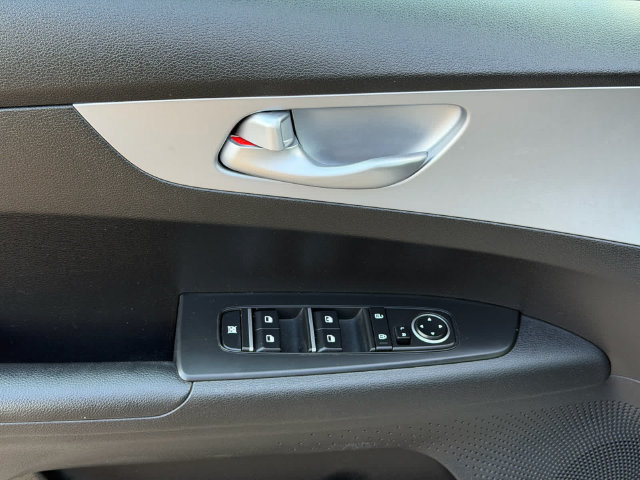 Used 2023 Kia Forte LXS FWD image 17