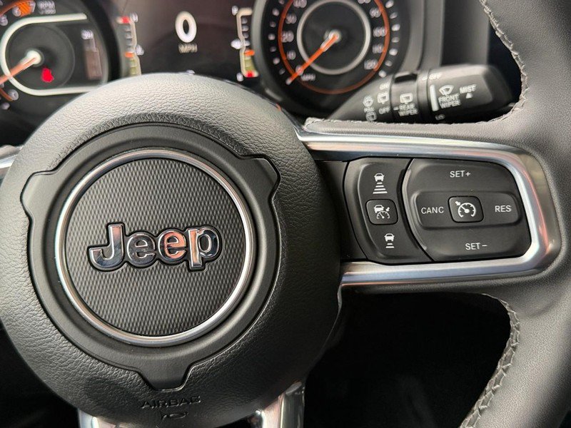 Used 2025 Jeep Wrangler Unlimited Sahara AWD/4WD image 27