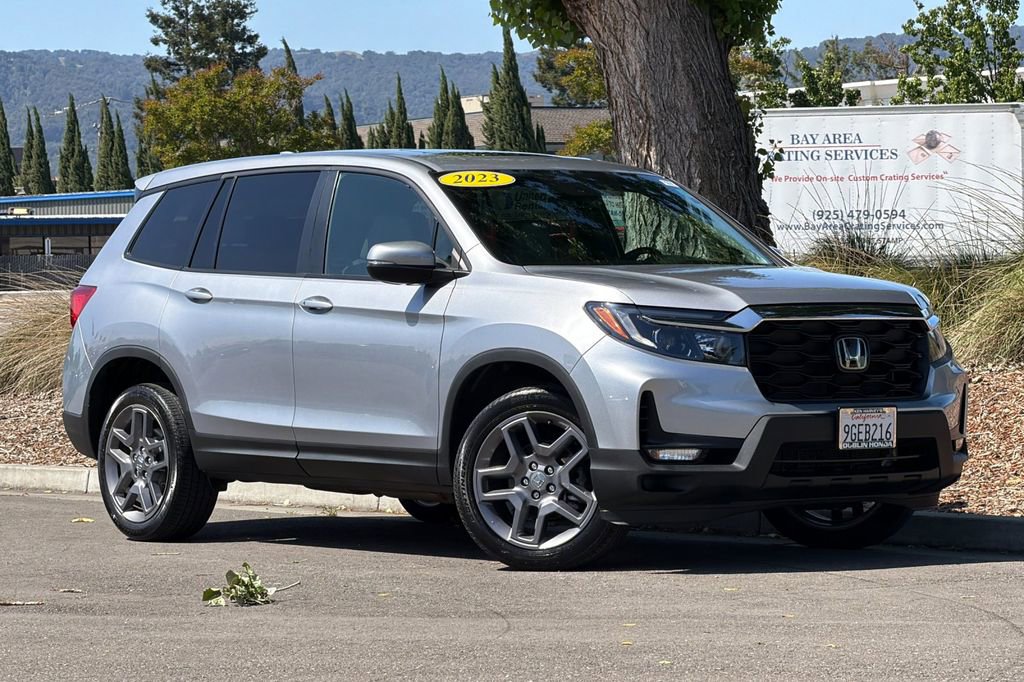 Used 2023 Honda Passport EX-L image 2