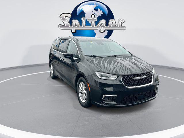 Certified 2024 Chrysler Pacifica Touring-L image 2