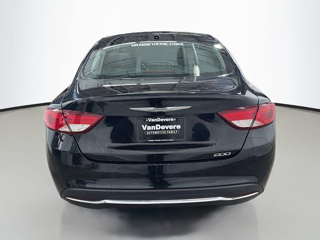 Used 2015 Chrysler 200 Limited w/ Convenience Group image 8