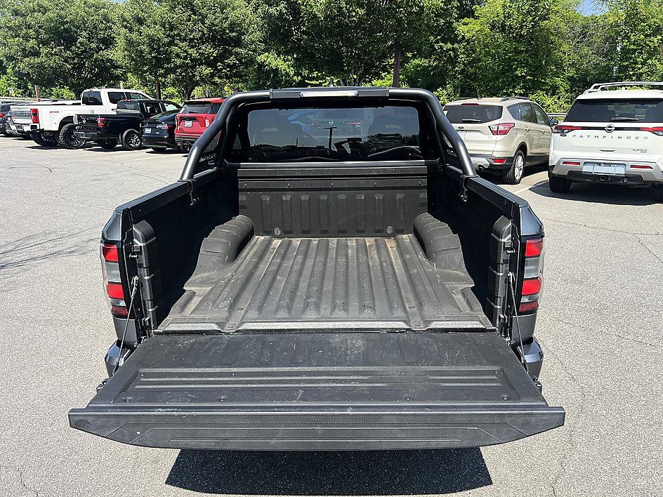 Certified 2022 Nissan Frontier SV w/ Technology Package RWD image 15