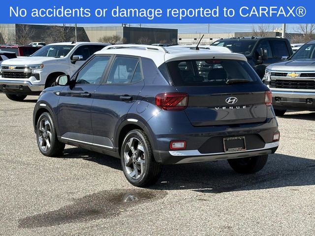 Used 2023 Hyundai Venue Limited image 3