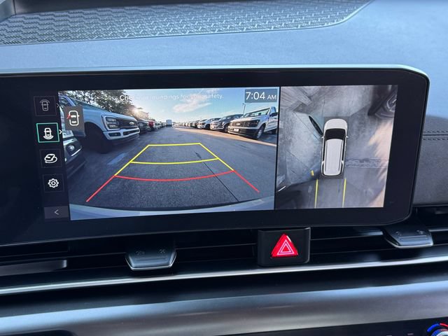Used 2025 Kia Carnival SX w/ SX Dark Edition Package FWD image 26