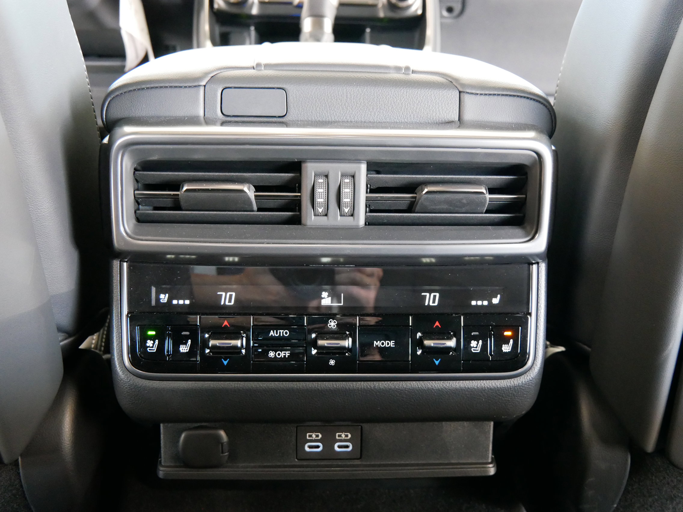 Certified 2026 Lexus LX 600 F Sport w/ Accessory Package (Z1) AWD/4WD image 32