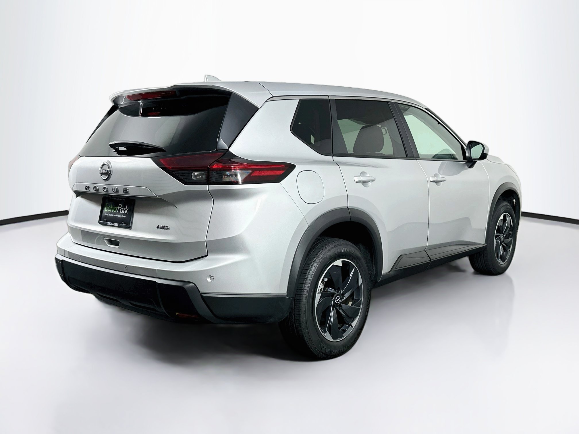 Used 2025 Nissan Rogue SV AWD/4WD image 9