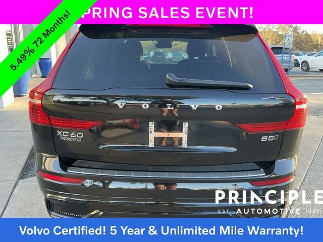 Certified 2025 Volvo XC60 B5 Core image 12