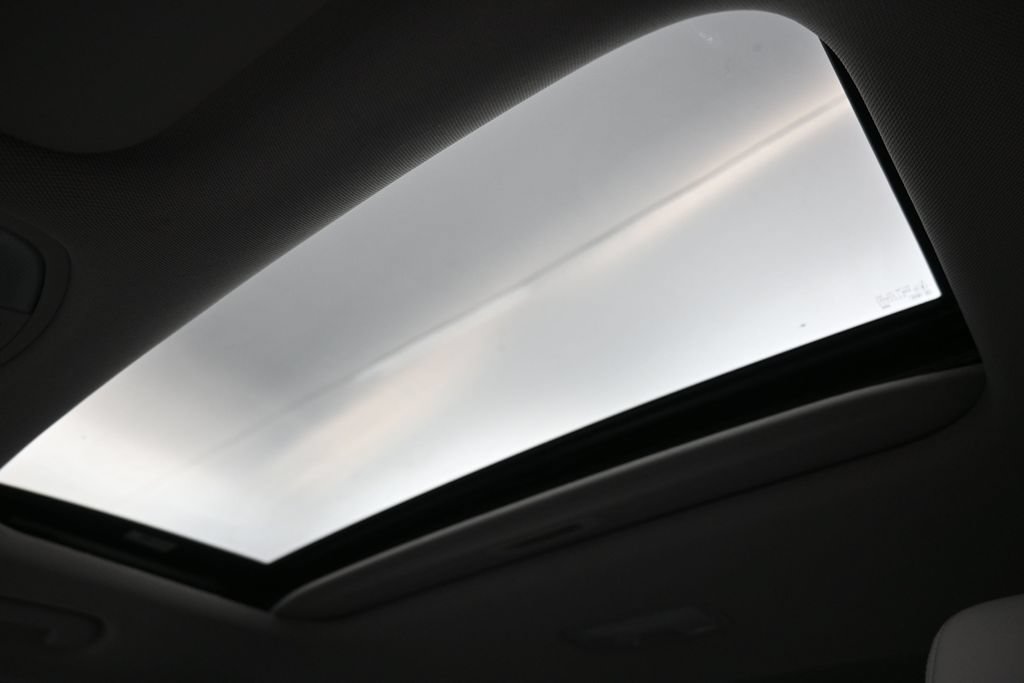 Used 2022 Hyundai Kona Limited FWD image 18