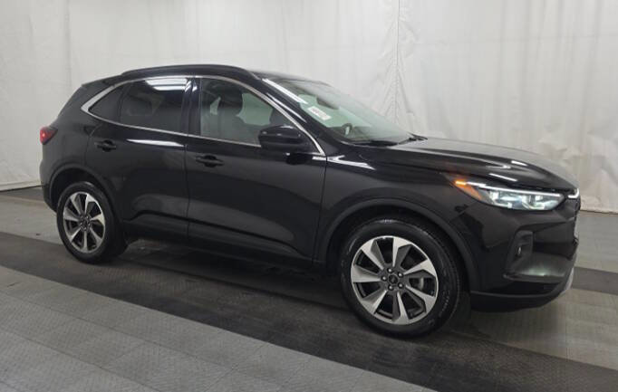 Used 2024 Ford Escape Platinum AWD/4WD image 5