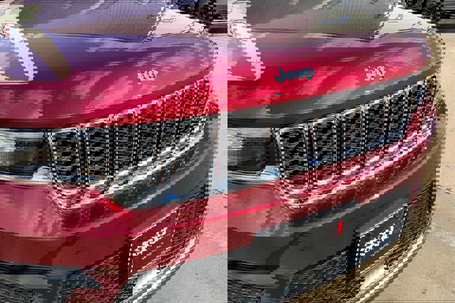 Used 2023 Jeep Grand Cherokee Laredo w/ Luxury Tech Group I image 29