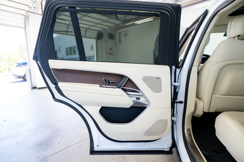 Used 2024 Land Rover Range Rover Long Wheelbase SE image 45