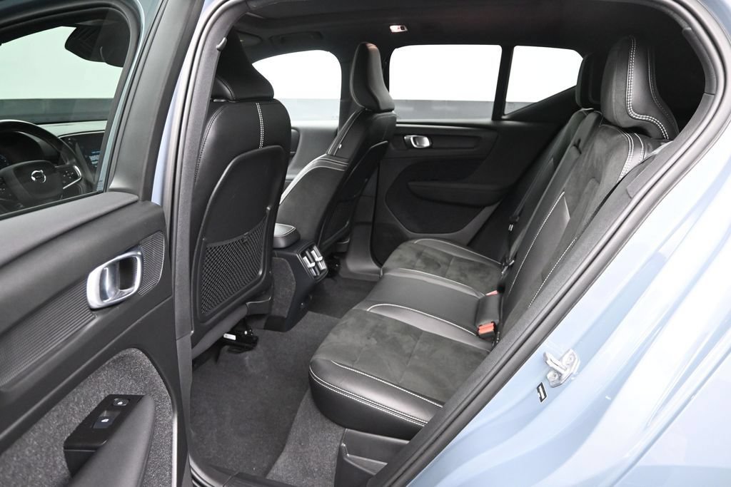 Used 2021 Volvo XC40 T5 R-Design w/ Protection Package Premier AWD/4WD image 11